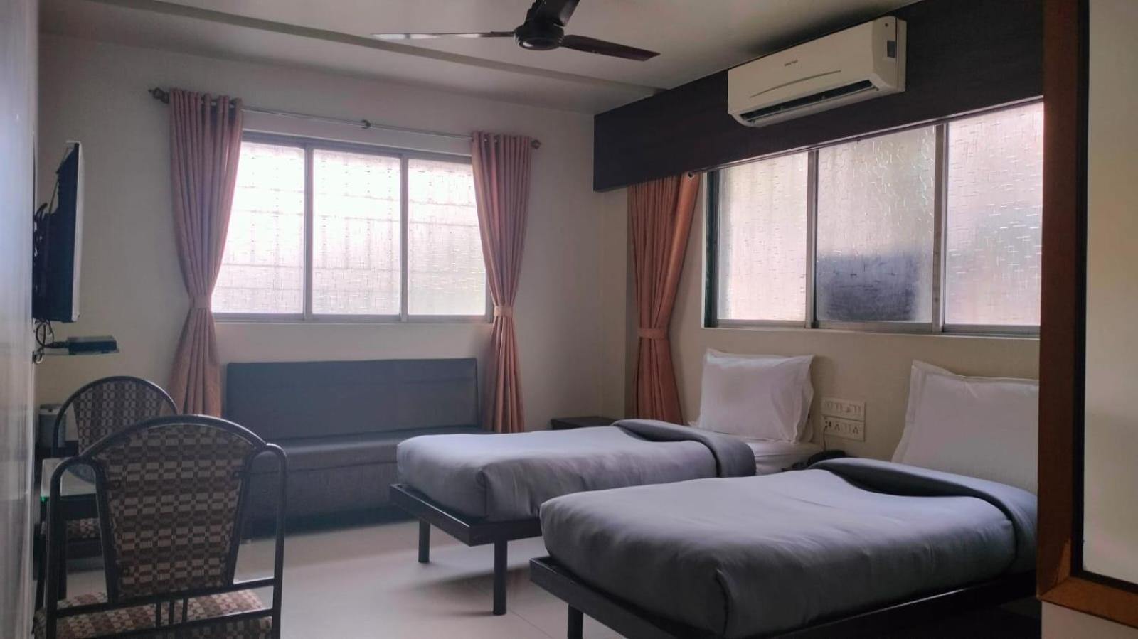 Hotel Sai Nidhi Executive-Mindspace Airoli Navi Mumbai Exterior foto