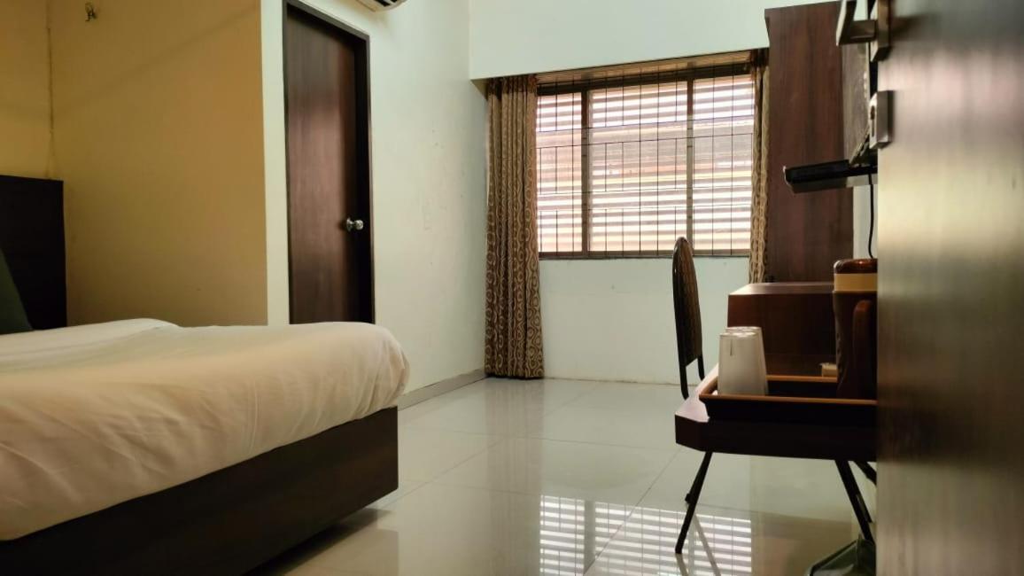 Hotel Sai Nidhi Executive-Mindspace Airoli Navi Mumbai Exterior foto